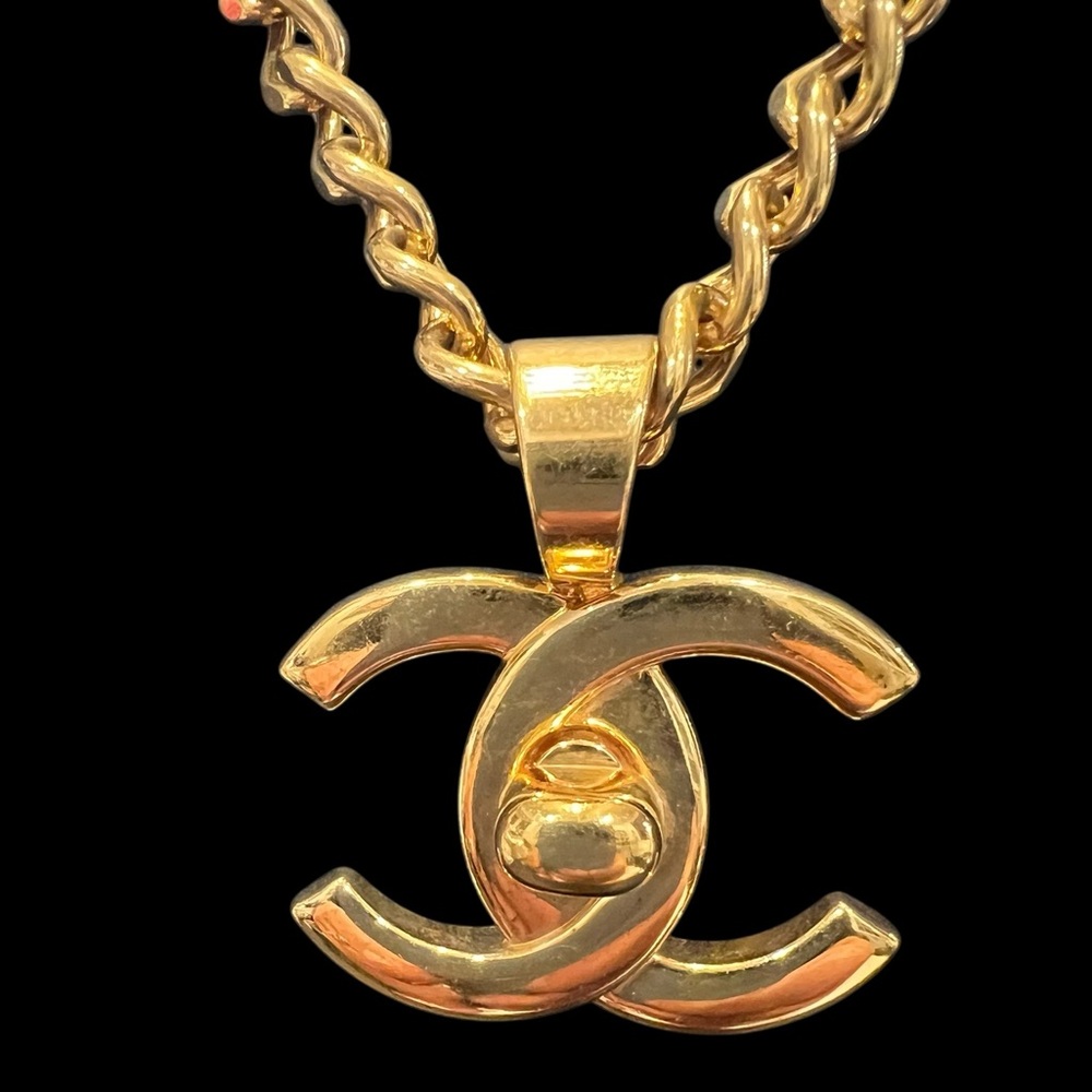 CHANEL Turnlock Gold Plated Chain Necklace with Iconic Pendant - Picture 7 of 11